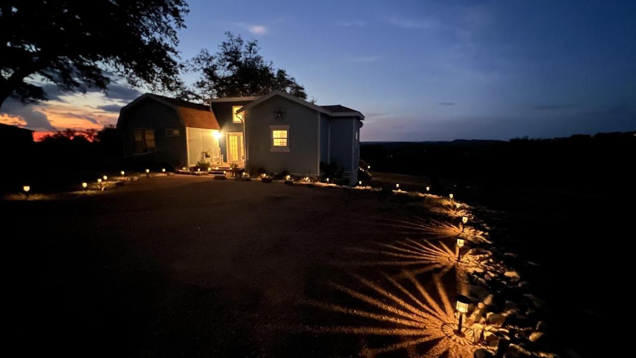 Hill Country Highland'S Bluebonnet Cottage マーブル・フォールズ エクステリア 写真